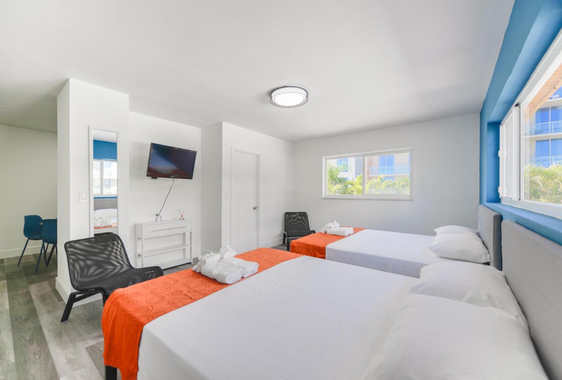 Outstanding Oceanfront Unit With Parking&pool - M36 * Hollywood